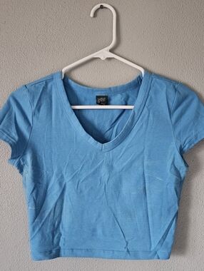 wild fable Sky Blue V-Neck Cropped Tee